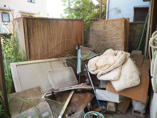 一軒家の大量ごみ