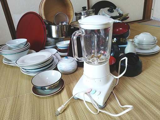ミキサーと食器類